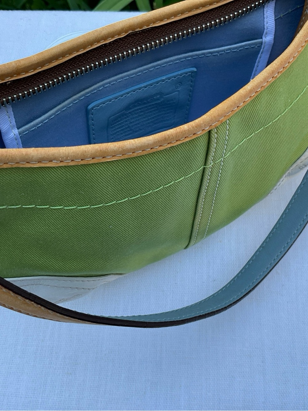 VINTAGE COACH GREEN W/WHITE LEATHER DEMI daisy BAG 1813 - Picture 6 of 13